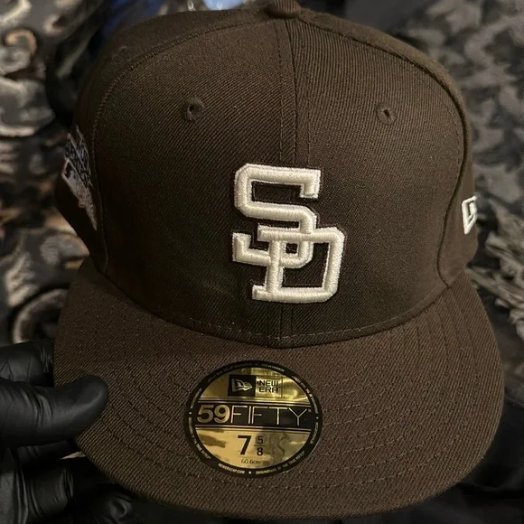 San Diego padres fitted hat super rare awesome color way 🔥🔥🔥 7 5/8 brand new - Picture 1 of 5